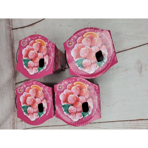 4 SC Johnson Glade Cranberry Oh So Merry Scented Limited Edition 3.4 Oz Candle - Picture 11 of 11